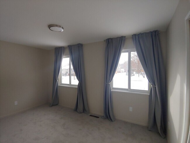 Building Photo - BEAUTIFUL 5 Bed 2 Bath South Boulder Home Available June 10!