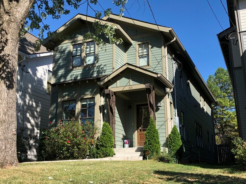 Building Photo - 313 S 17th St