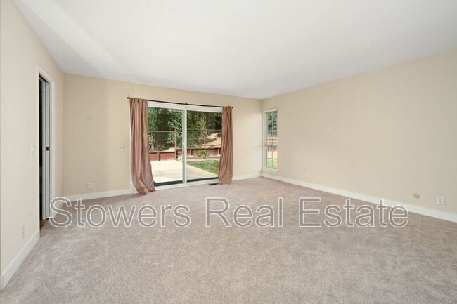 Building Photo - 1090 Livorna Rd