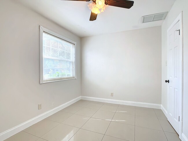 Building Photo - Beautifully remodeled, 1,332-square foot 3 bedroom/ 2½ bath/ home