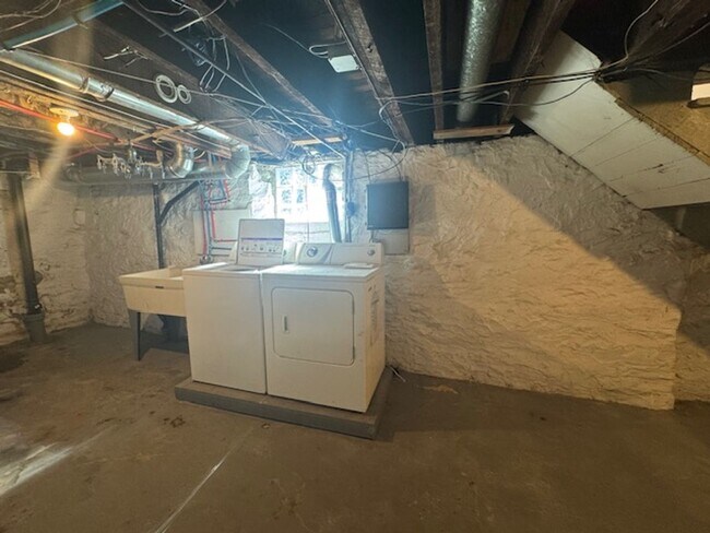 Building Photo - Available August 1, 2025; Lease will end J...