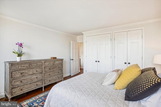 Building Photo - 801 S Pitt St