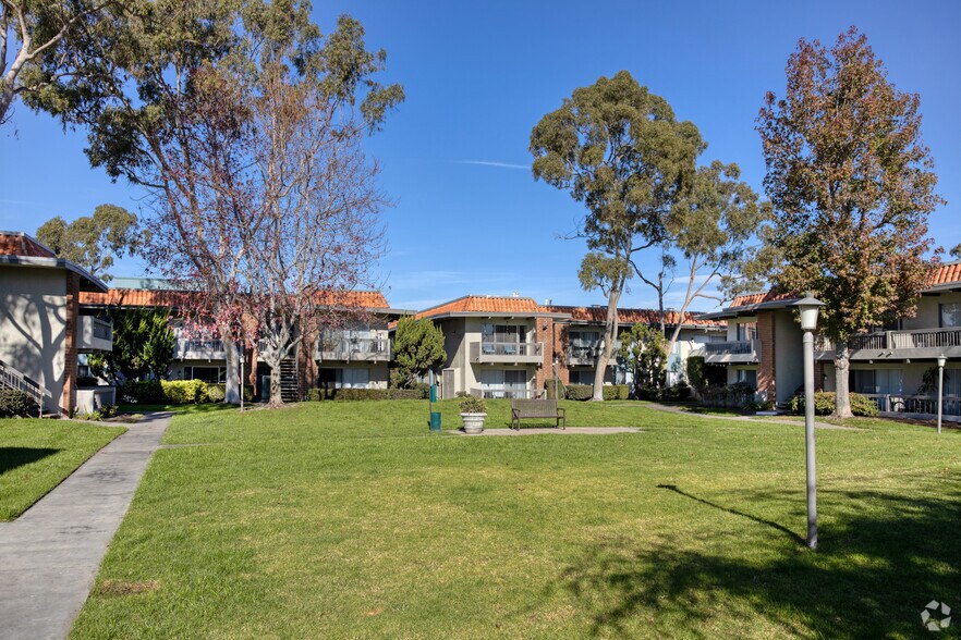 Primary Photo - Casa Monterrey Apartments
