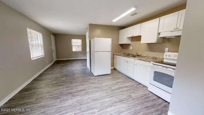 Building Photo - 1726 Ryar Rd