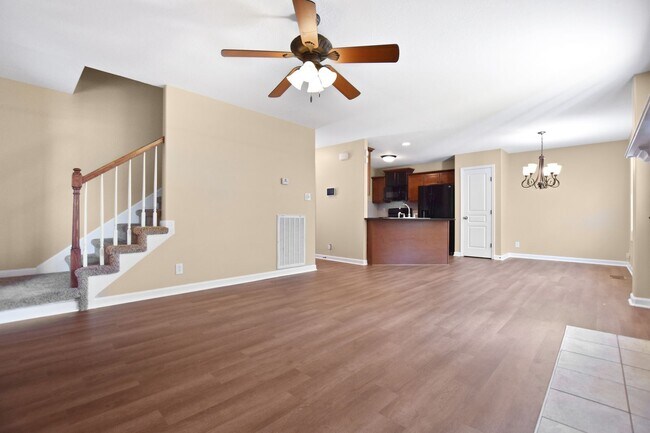 Building Photo - Pet Friendly Three Bedroom!