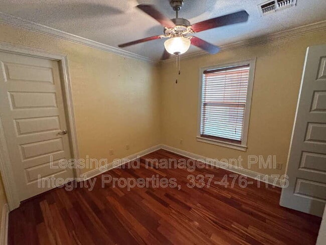 Building Photo - 120 Ambiance Cir
