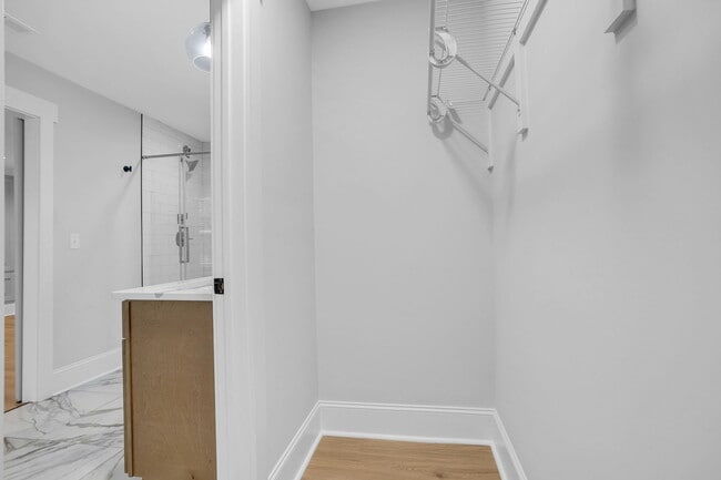 Building Photo - 108 Averill St