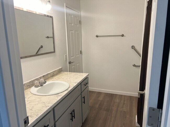 Building Photo - Jared and Travis Duplex
