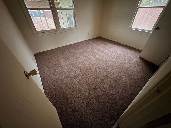 Building Photo - Cute home for rent in Woodlake, Ca