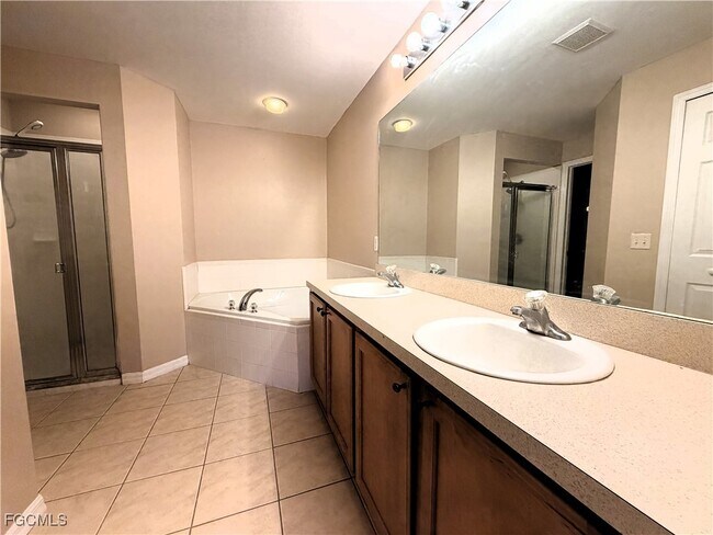 Building Photo - 1710 NW 17th St