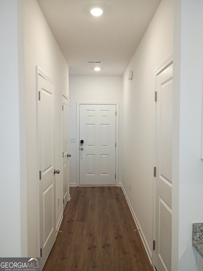 Building Photo - 236 Kenoot Dr