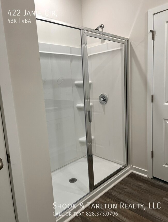 Building Photo - 422 Janie Lp