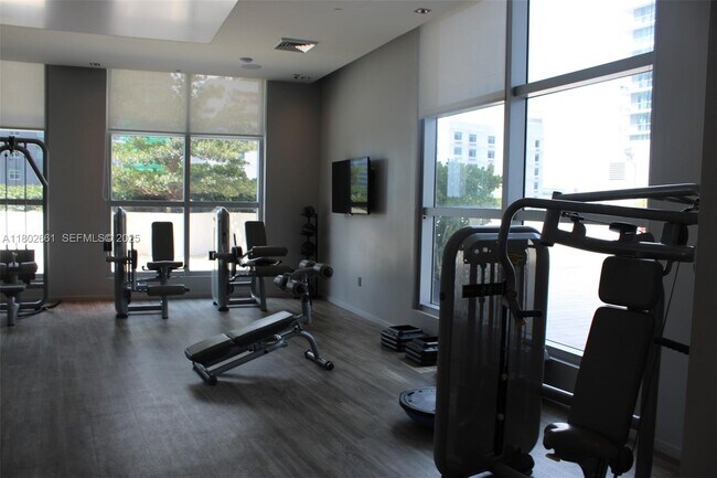 Building Photo - 1100S S Miami Ave