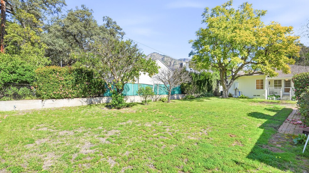 Building Photo - 1755 Craig Ave