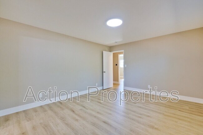 Building Photo - 86 Dalma Dr