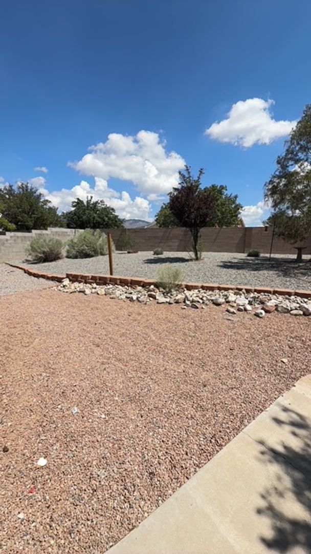 Building Photo - Beautiful 3 bedroom 2 bath home in Mirabel...