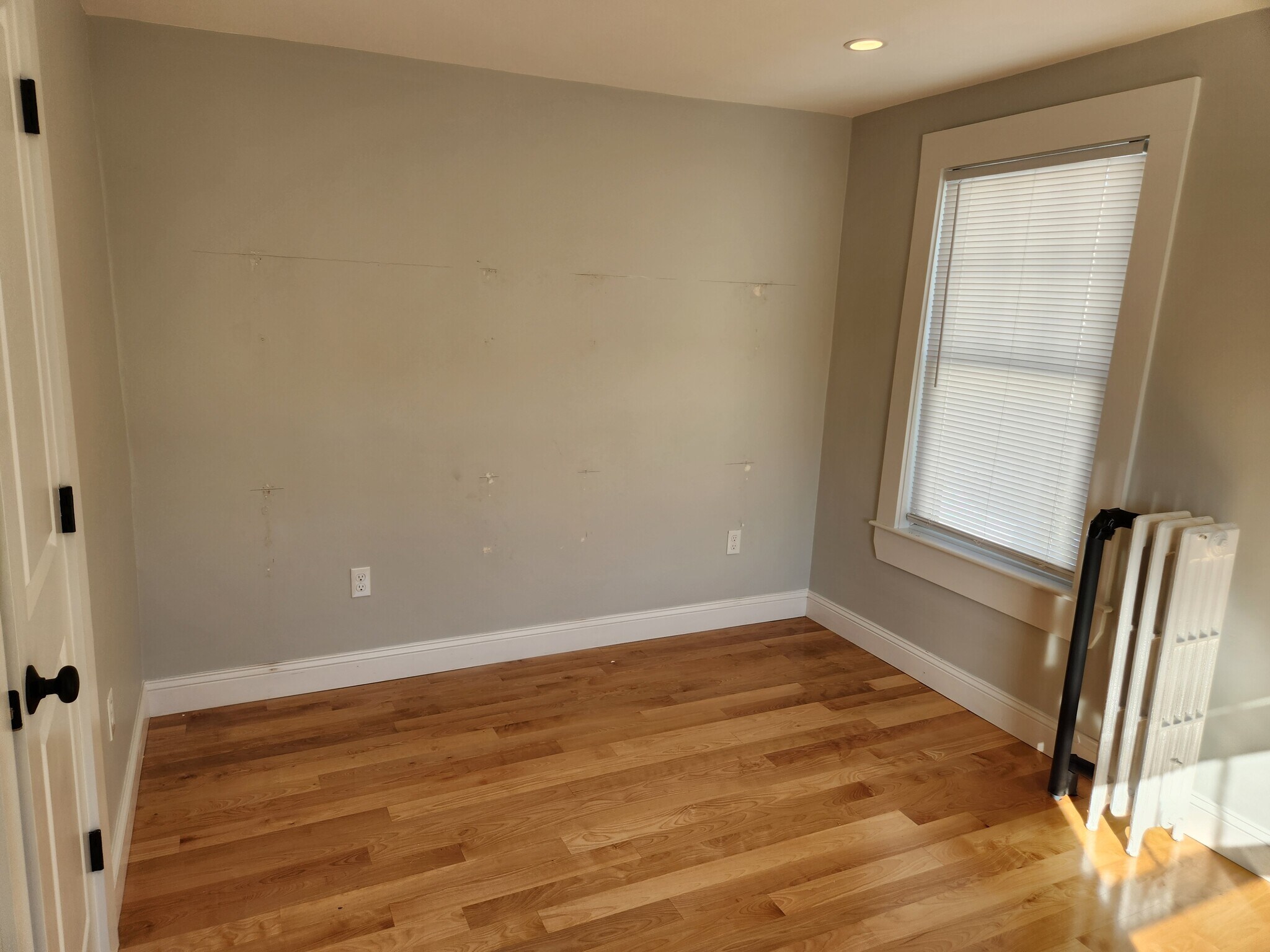 Building Photo - 17 Roundy St