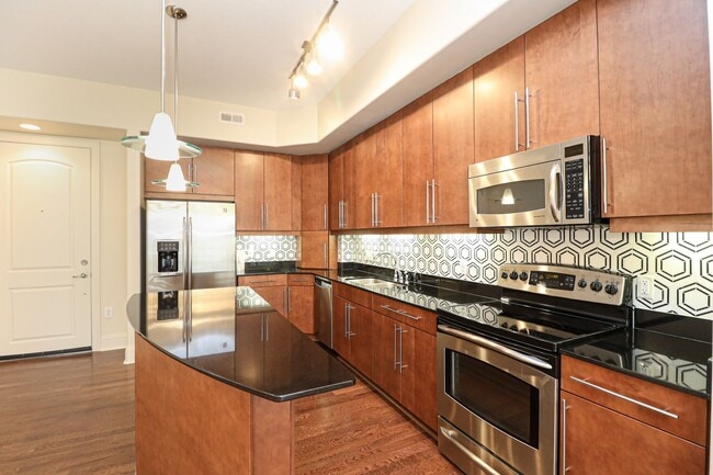 Building Photo - Piedmont Row Condo!