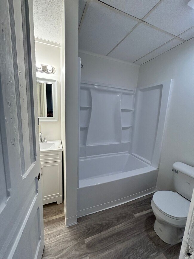 Building Photo - Two bedroom duplex