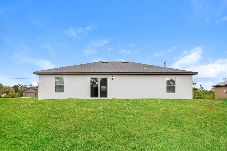 Building Photo - 865 Youngreen Dr