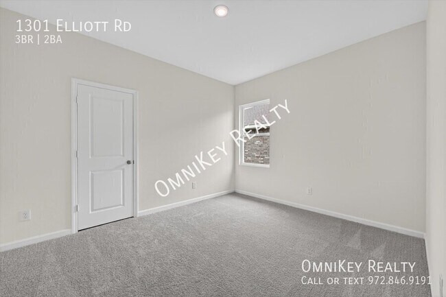 Building Photo - 1301 Elliott Rd