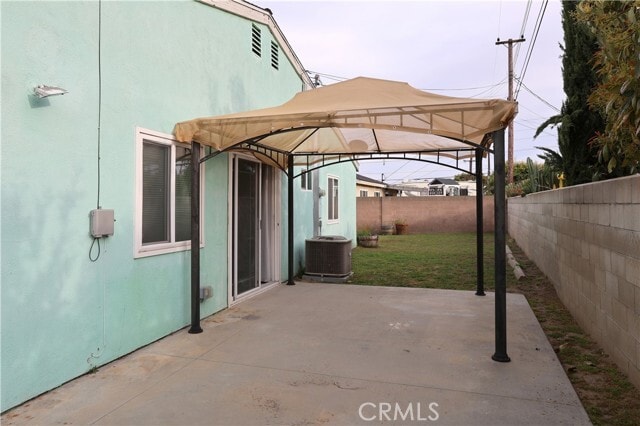 Building Photo - 6548 Sequoia Dr