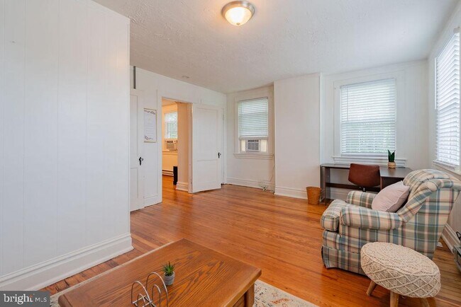 Building Photo - 315 Frederick St