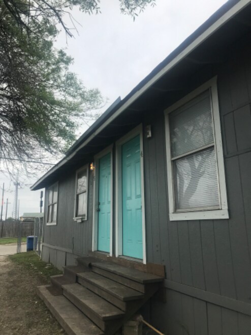 Building Photo - 8125 Airlift Ave