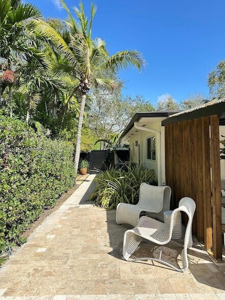 Building Photo - 6520 SW 65th St