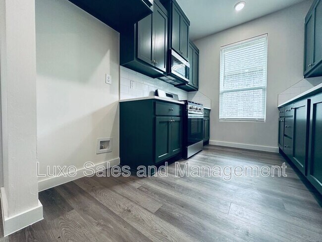 Building Photo - 16305 Villa Valeria Way