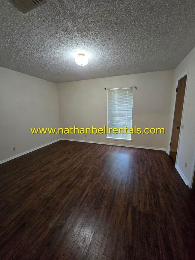 Building Photo - 3415 Vagas Dr