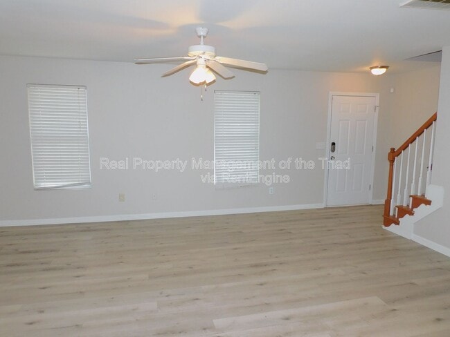 Building Photo - 807 Thorncroft Rd