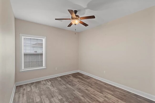 Building Photo - 118 Village Ln