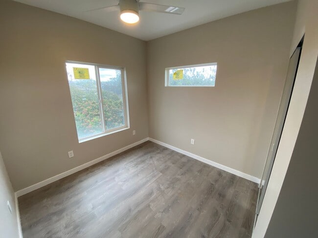 Building Photo - 4BD/2BA with a Balcony!