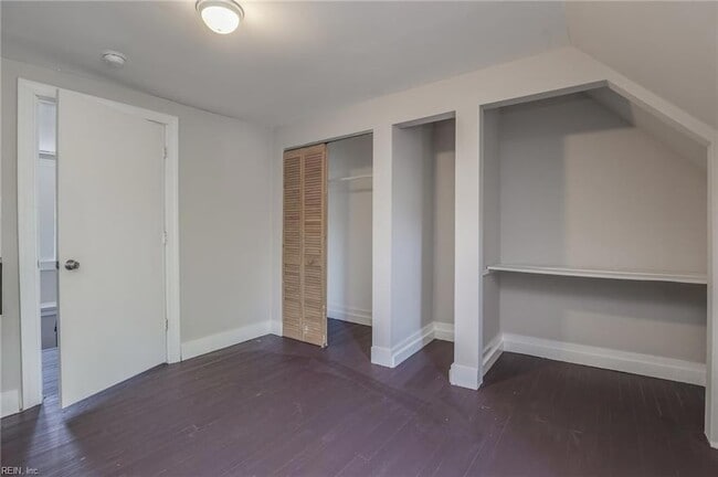 Building Photo - 3901 Newport Ave