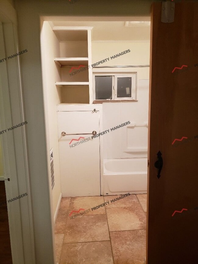Building Photo - STATUS:AVAILABLE R258A | $1095