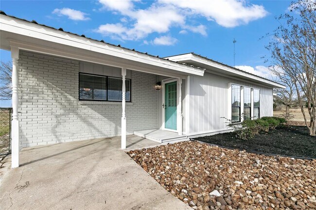 Building Photo - 2736 E State Hwy 29