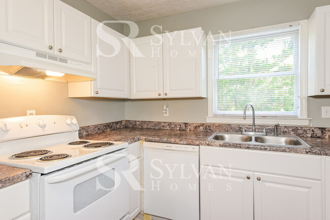 Building Photo - Lovely Home for You