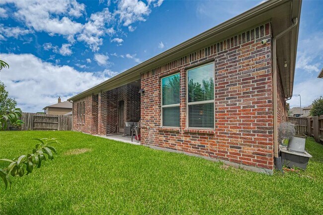 Building Photo - 25618 British Pine court