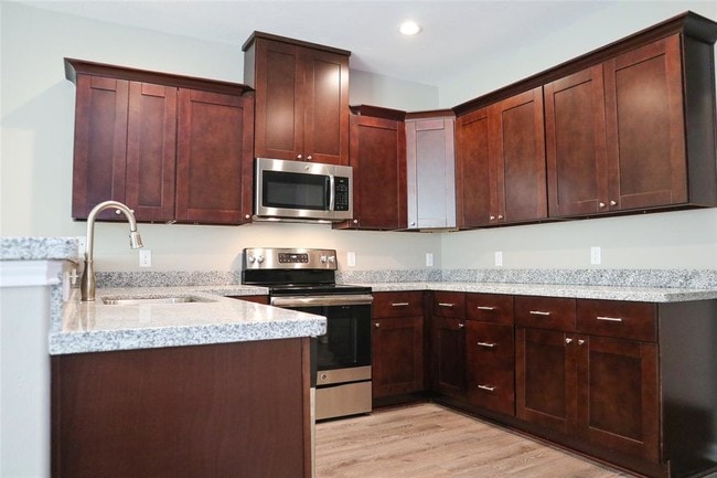 Building Photo - 118 Artesian Way