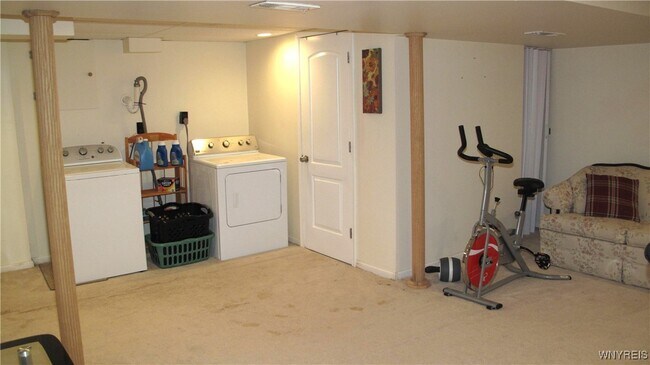 Building Photo - 4723 Tuscarora Rd