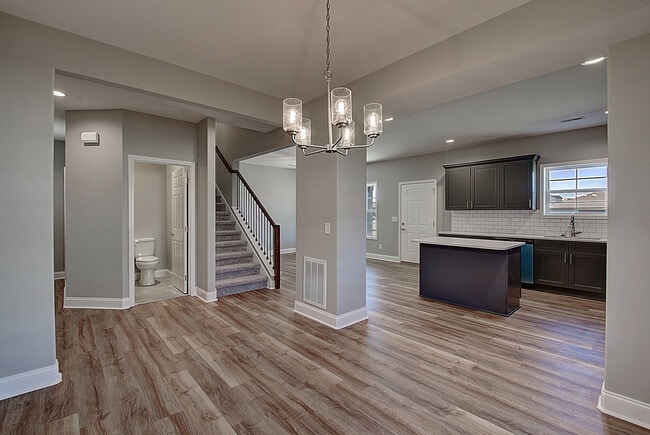 Building Photo - 330 Pauline Ingle Dr