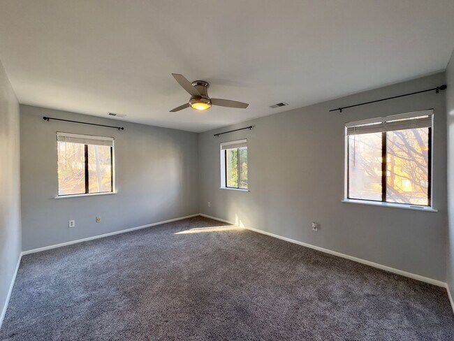 Building Photo - Charming 2 Bedroom/1 Bathroom Apartment in Mt Washington, MD!