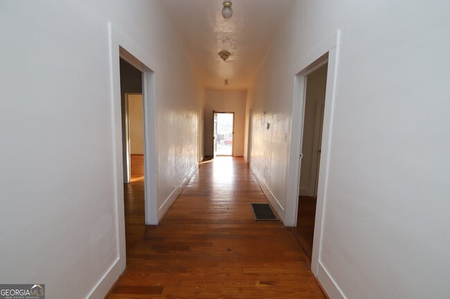 Building Photo - 201 Jennings St