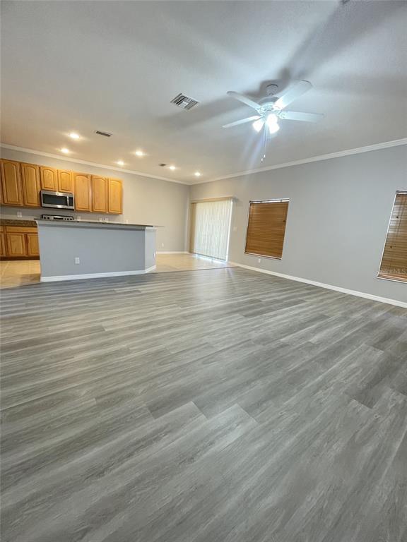 Building Photo - 2827 Suncoast Lakes Blvd
