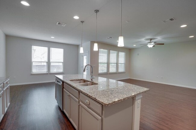 Building Photo - 14005 Hedera Dr