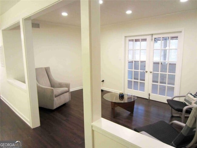 Building Photo - 11 Cantey Pl NW