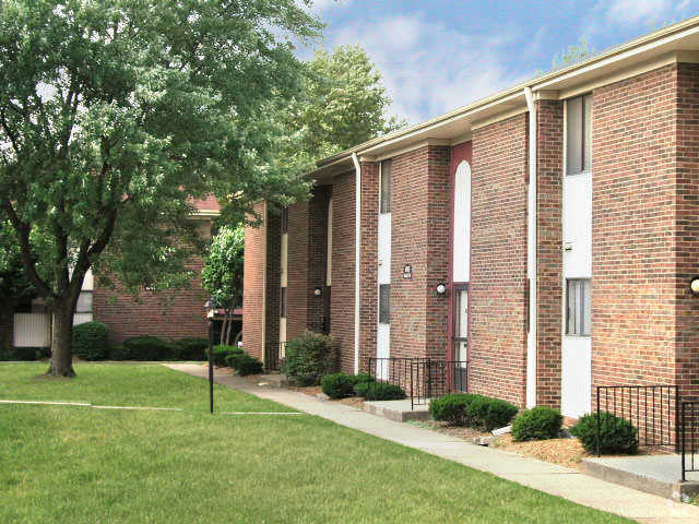 Primary Photo - WOODVIEW PLAZA