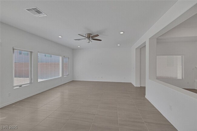 Building Photo - 6533 Twin Brks Ave