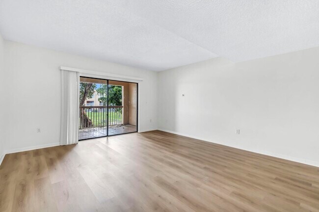 Building Photo - 5200 NW 31st Ave